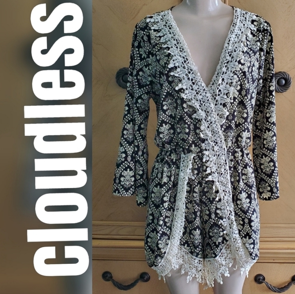 Cloudless Floral Black Cream White Romper Short Size Large